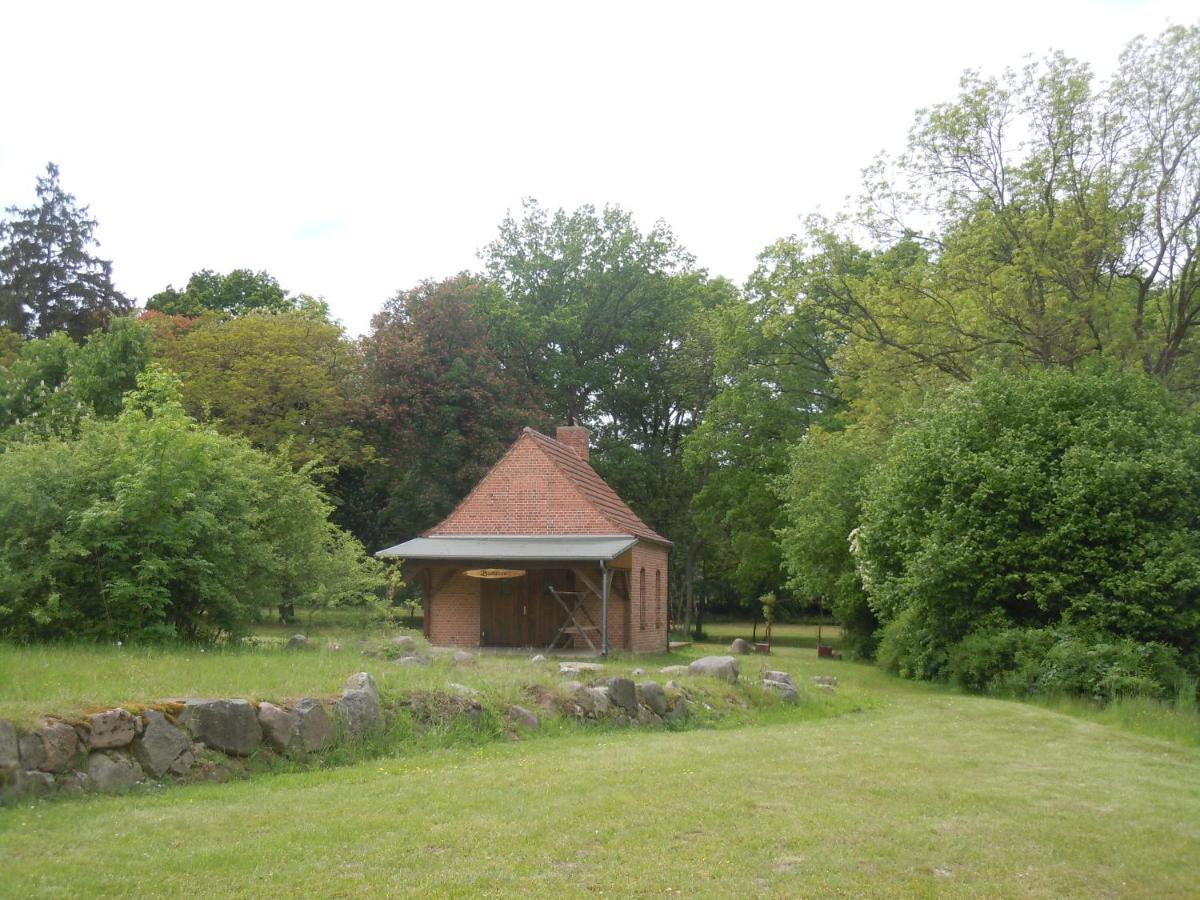 Schmiede Der Wasserburg Liepen Gielow Exterior foto
